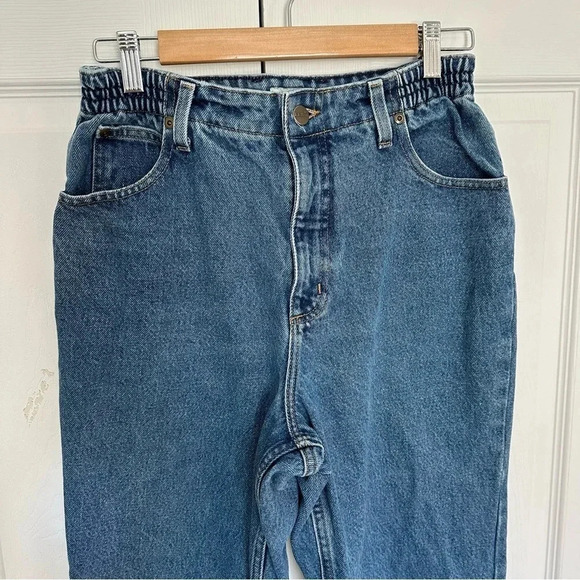L.L.Bean Womens Medium Wash Original Fit Relaxed Jeans Size 10 Petite - Picture 2 of 11